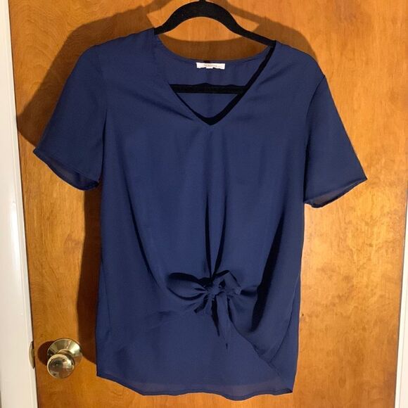 NWOT Francesca’s navy blue shear tie front short sleeve! Size S - Picture 1 of 3